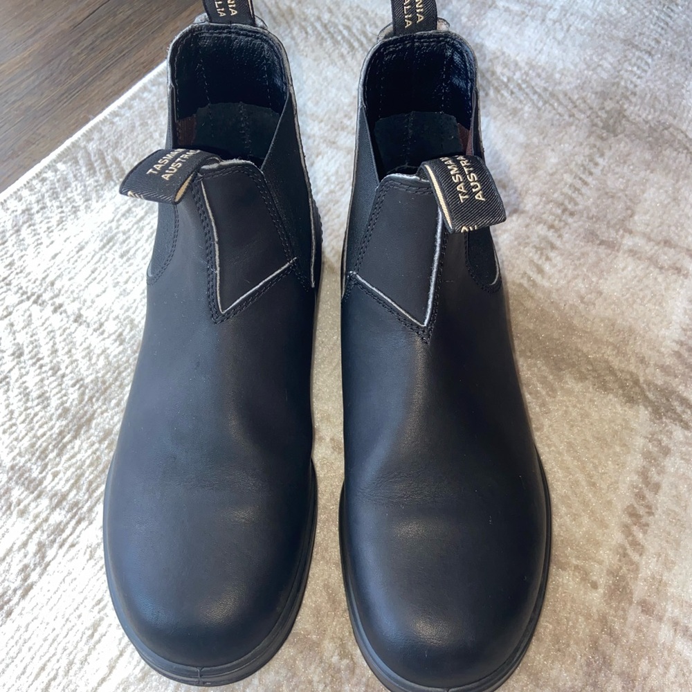 NWOT Womens Blundstone Boots